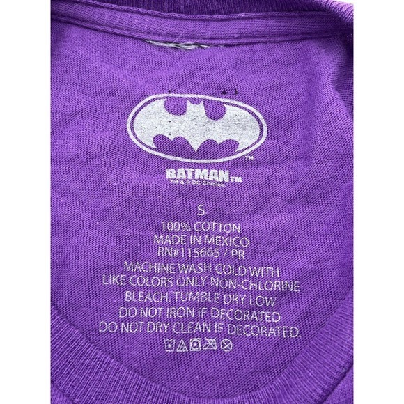 Batman The Joker Ha Ha Ha Print T Shirt Mens - Size Small Purple Graphic - Picture 4 of 6